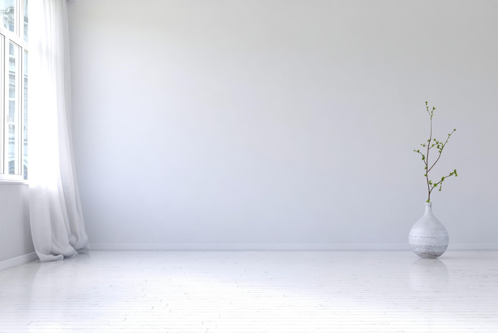 Ruhiger leerer Raum mit warmem Licht